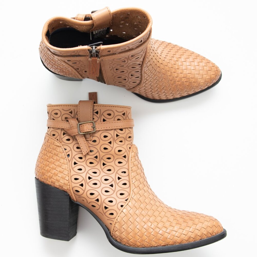 Dingo Be Famous Western Bootie Leather Boots Cutout Basket Weave Tan Size 10